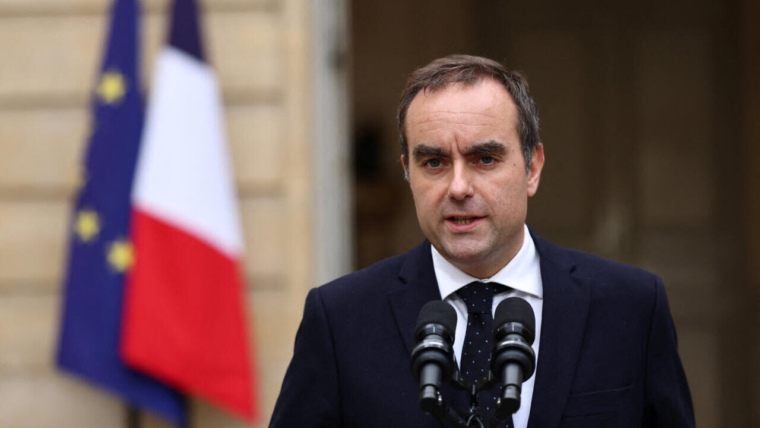 2025 10 06T090137Z 1701921355 RC286HA2PRSI RTRMADP 3 FRANCE POLITICS