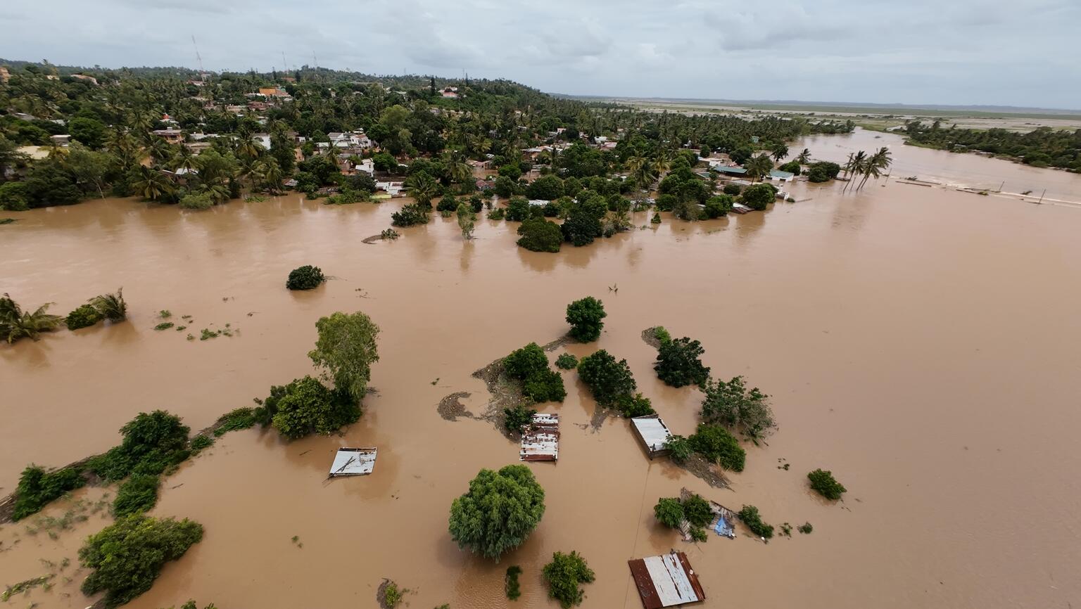 Mozambique Floods Leave 13 Dead, Toll Expected to Rise