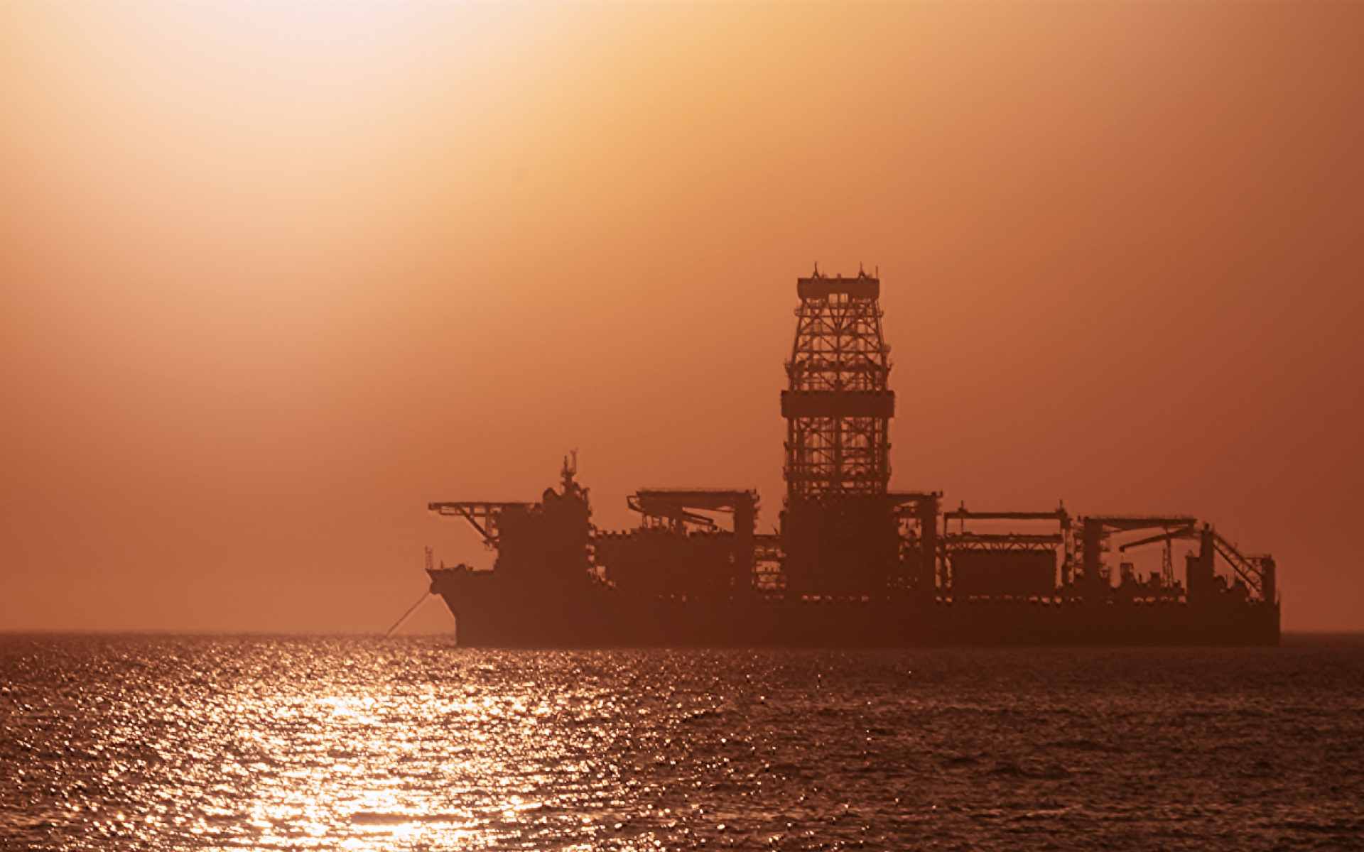 Senegal oil offshore freepik