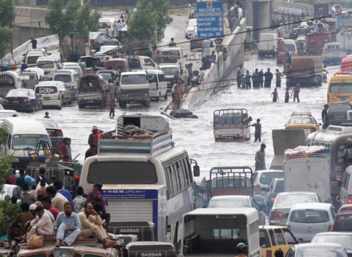 Deadly Storm Hits Karachi, Killing 13 as Heavy Rains and Strong Winds Cause Widespread Damage