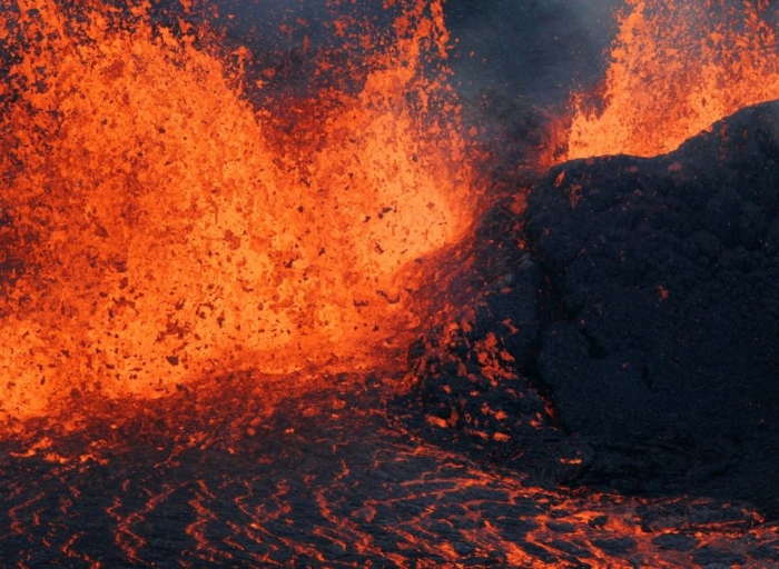 Lava from Réunion’s Piton de la Fournaise Reaches Ocean in Rare Spectacle