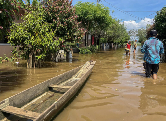 Severe Flooding Hits Cundinamarca as Rivers Overflow; Over 1,000 Evacuated