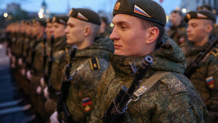 Amid Ukraine’s daring assaults, Russia scales back Victory Day celebrations