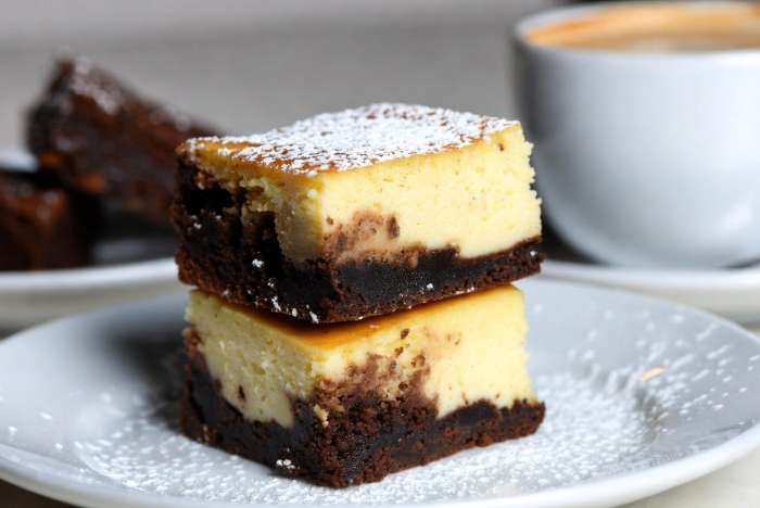 How to make cheesecake brownies at home