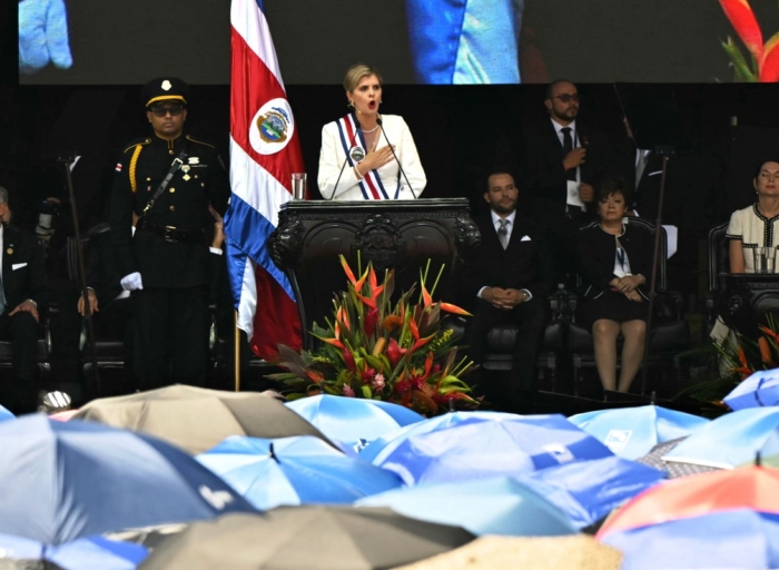 Laura Fernandez sworn in as Costa Rica’s new president