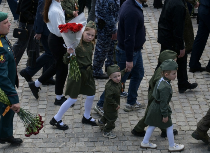 EU, UK sanction Russians over deportations of Ukrainian children